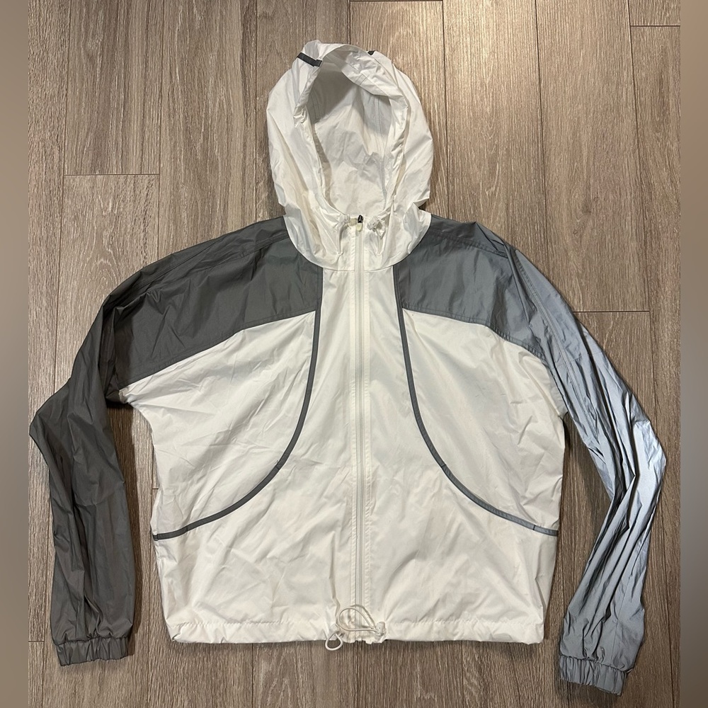 Cropped W’s FILA windbreaker jacket w/reflective detail